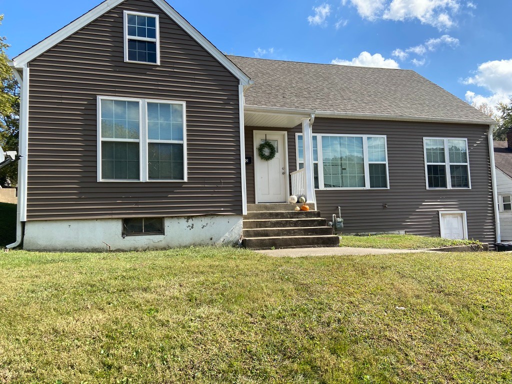 902 N West End Blvd, 7