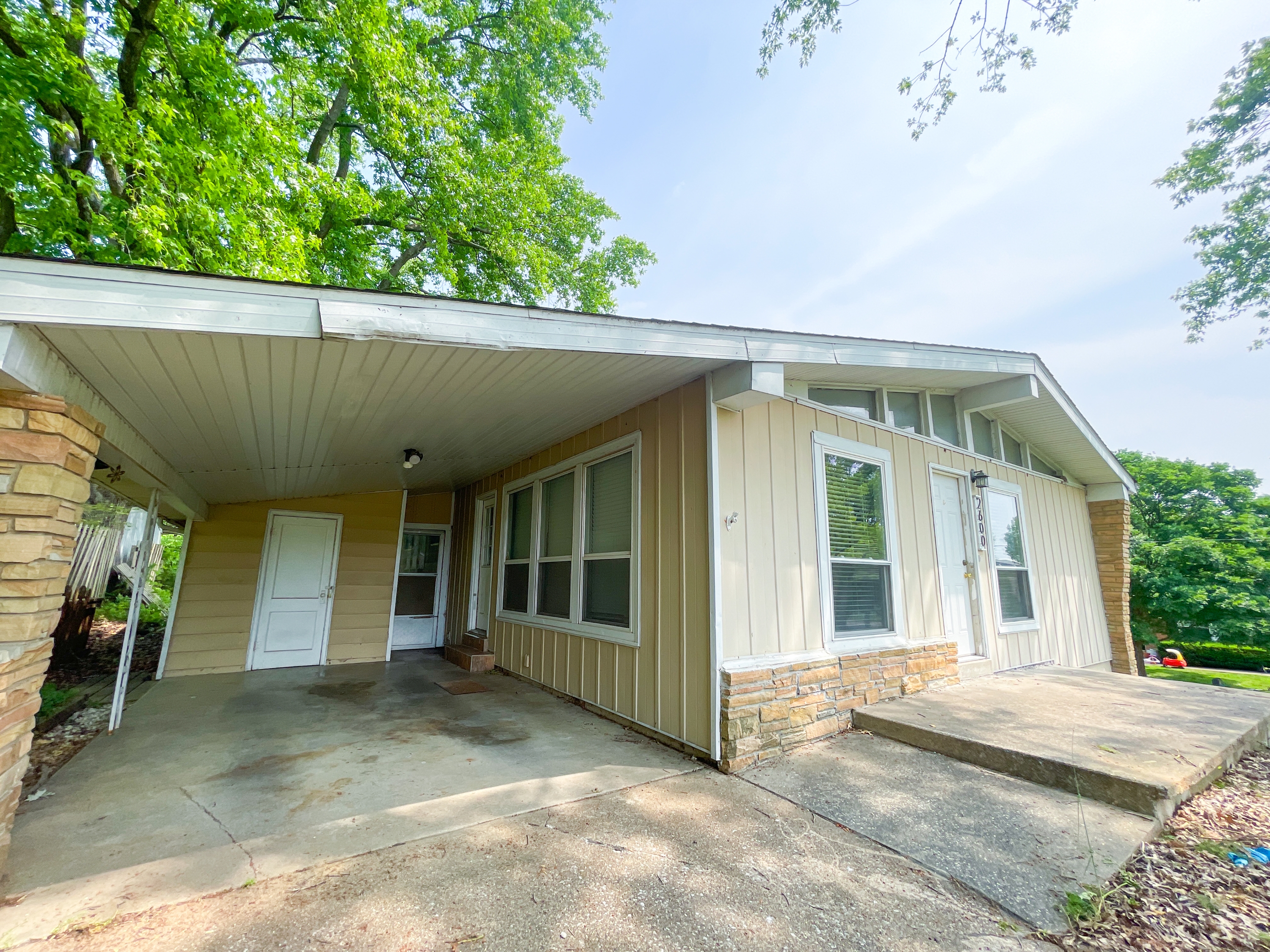 2600 Leroy Dr